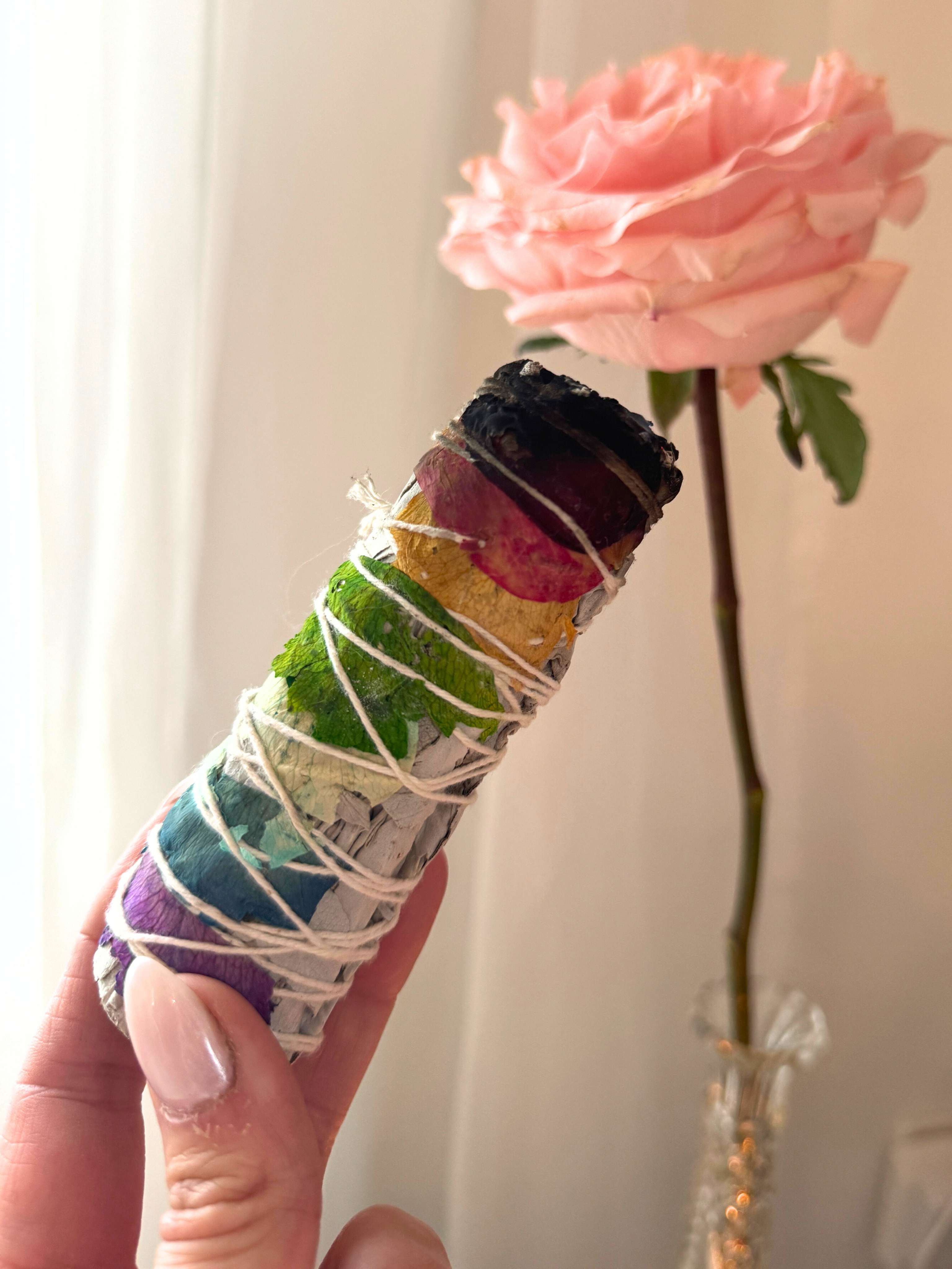 Bâton de sauge pétales de rose