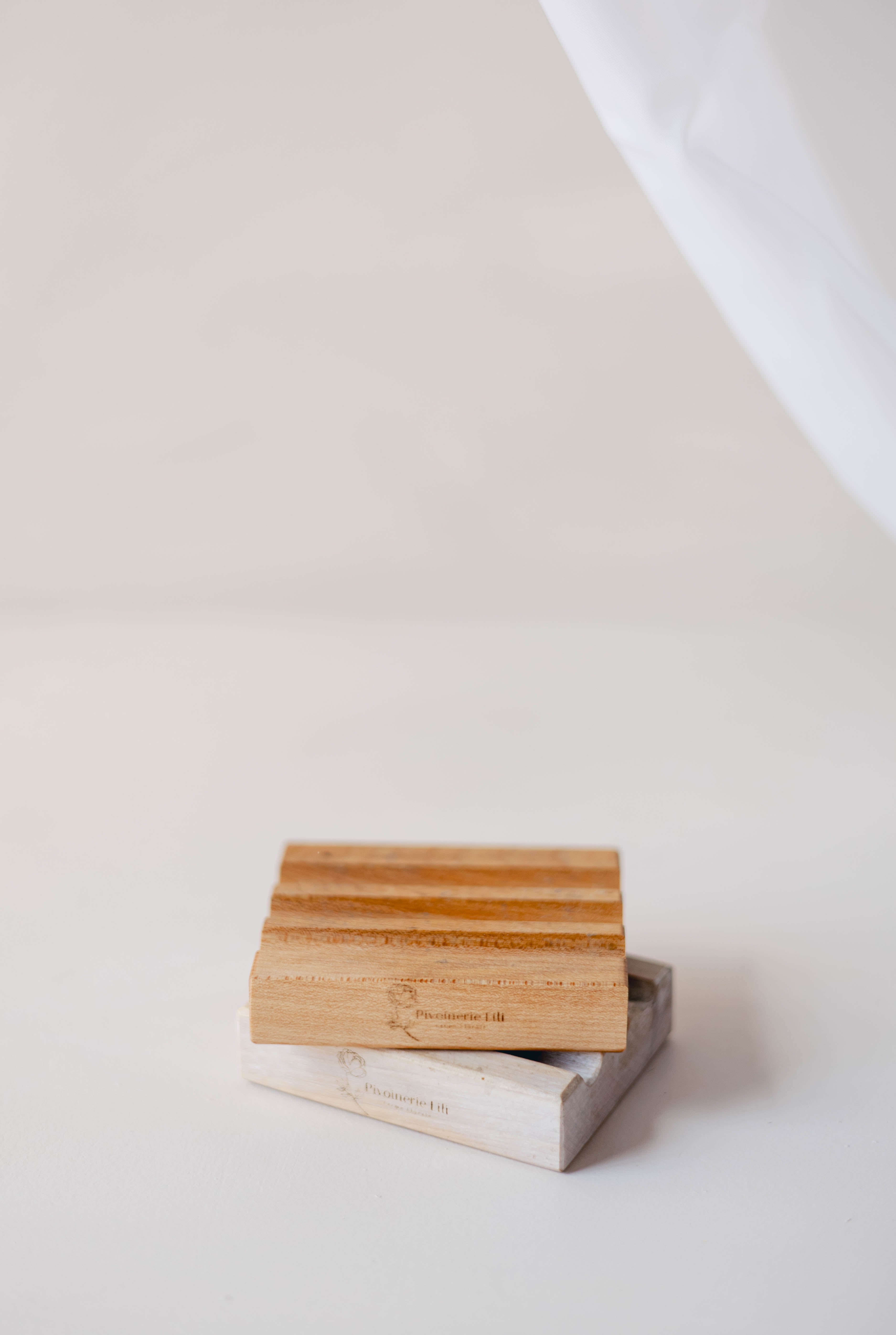 Porte-savon artisanal en bois