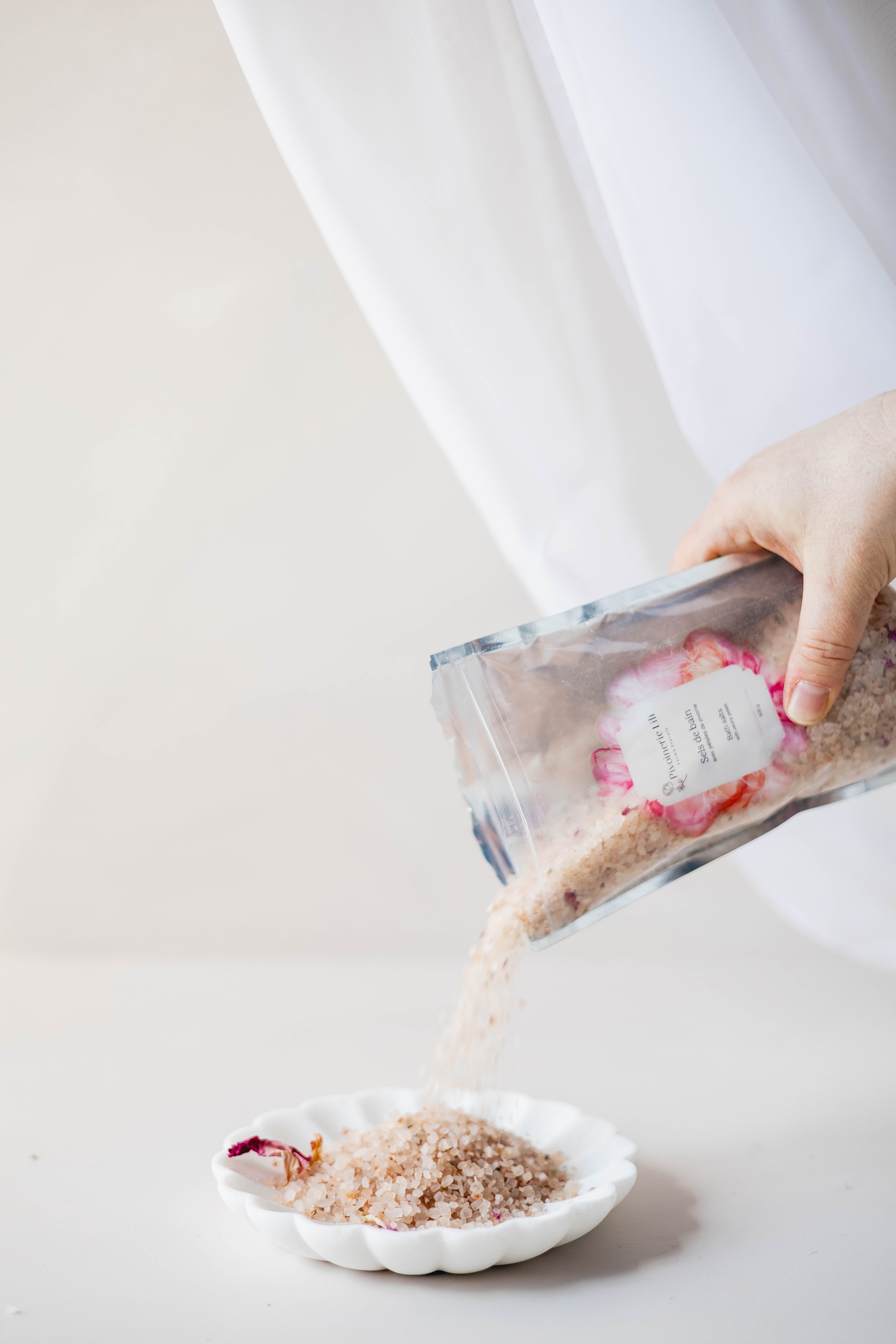 Sels de bain avec pétales de pivoine