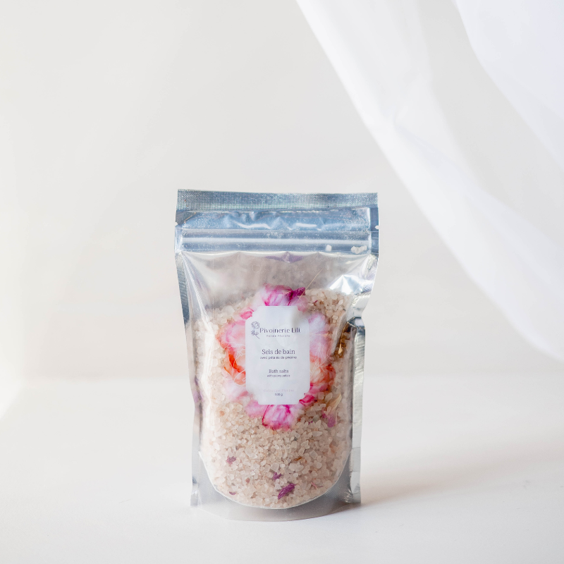 Bath salts with peony petals