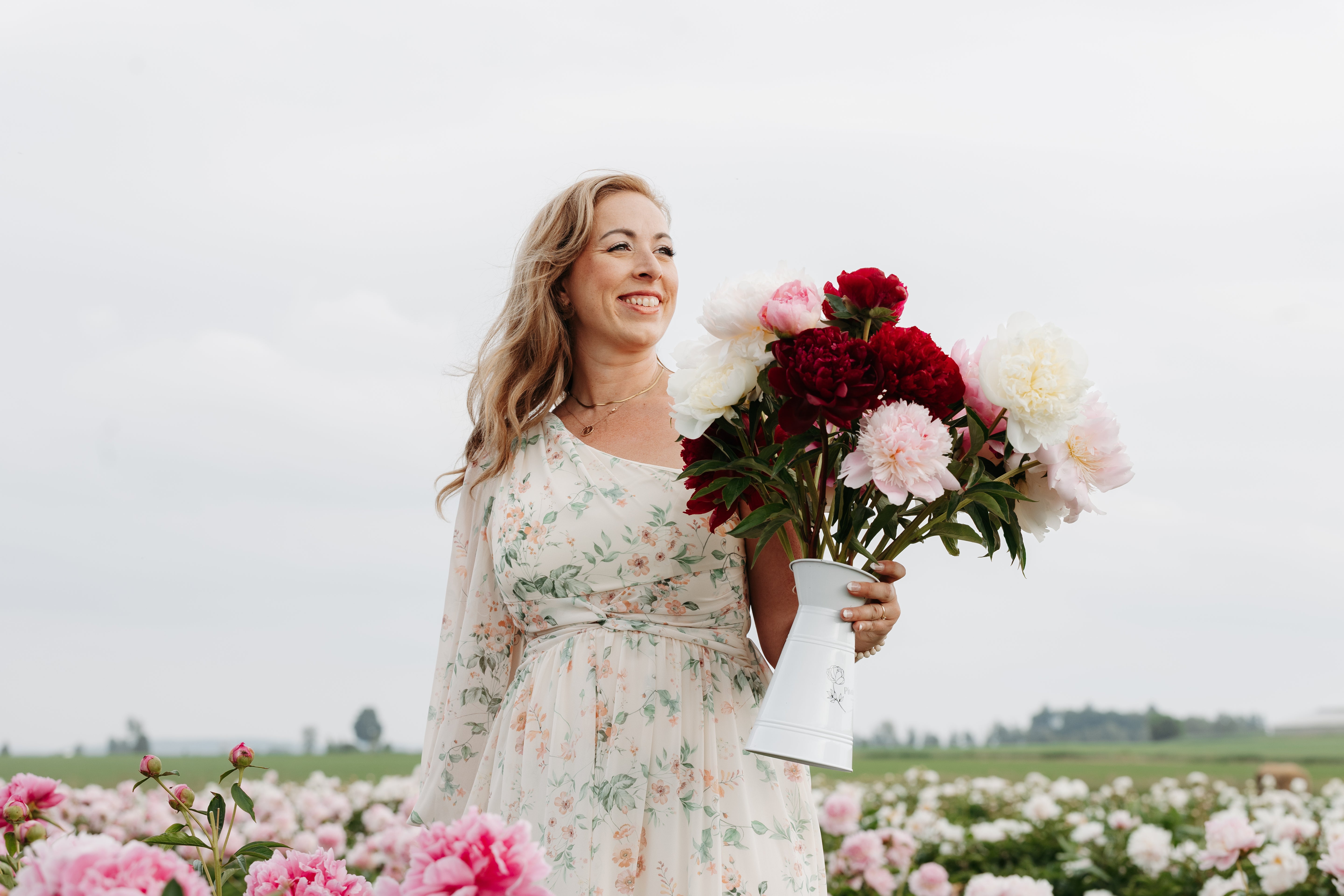 Peonies surprise bag